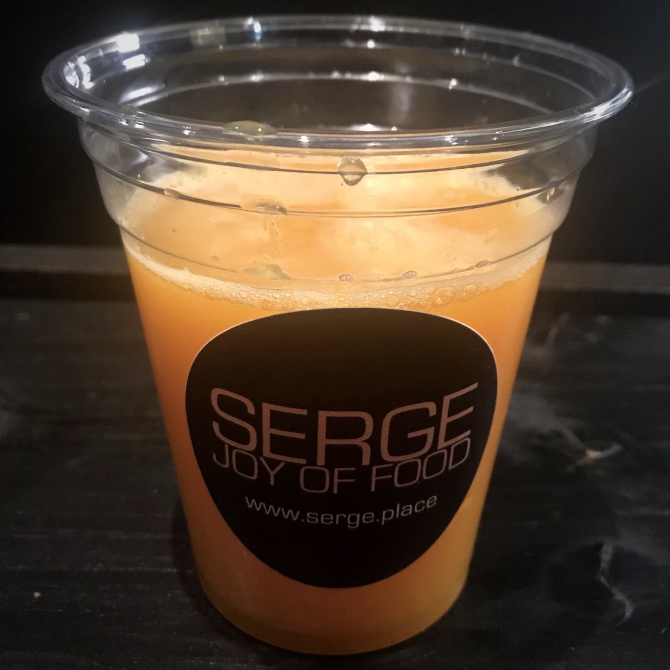 – Place – Shop Serge to frischer Orangensaft go
